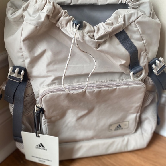 ๐ NEW Adidas Saturday Backpack (Beige)! - Picture 3 of 5
